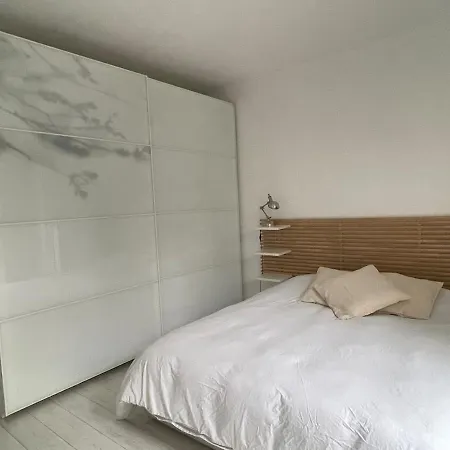 Half Independent House Terrace Paris-disney *