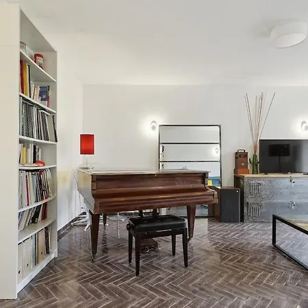 Apartment Half Independent House Terrace Paris-disney